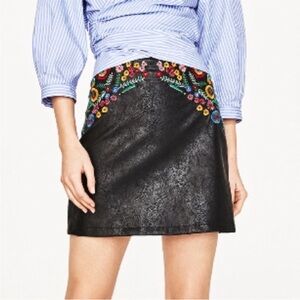 NWOT Zara Faux Leather Embroidered Mini Skirt